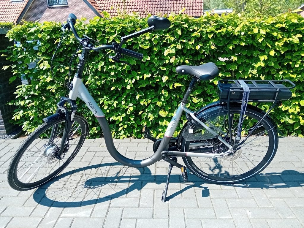 Elektrische fiets lage instap, 47 tot 50 cm, Versnellingen, Zo goed als nieuw, Ophalen