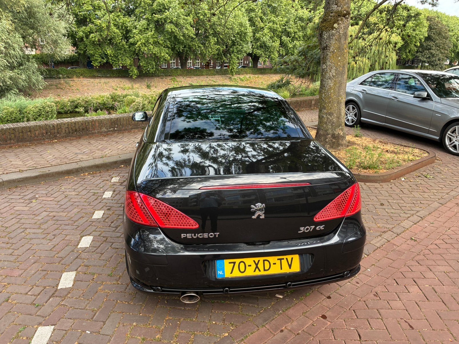 Peugeot 307 2.0 16V CC 2007 Zwart, Auto's, Voorwielaandrijving, 4 cilinders, Cabriolet, 4 stoelen