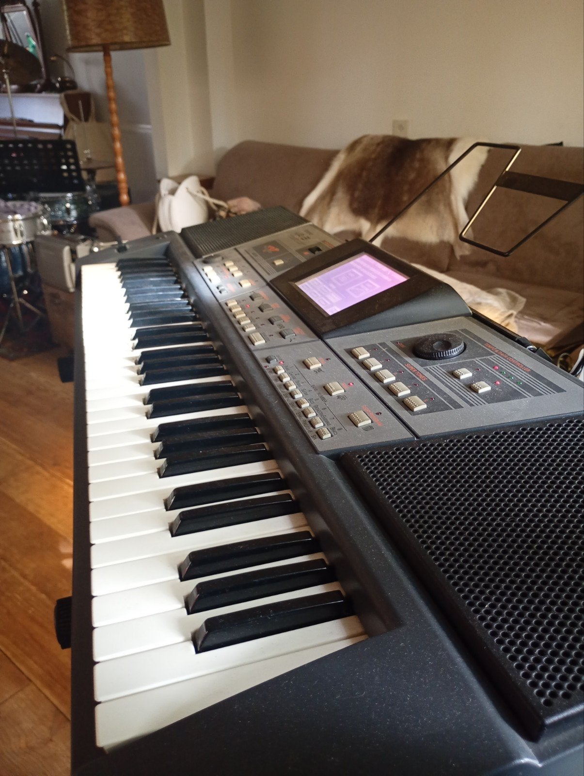 Roland keyboard/ synth / arranger, Muziek en Instrumenten, Ophalen, Zo goed als nieuw, 61 toetsen, Roland