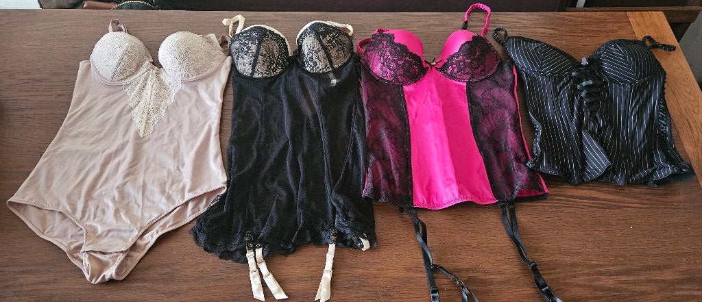 Korsetjes en body's maat 75 B, nieuw, diverse kleuren, Diverse merken, Ophalen of Verzenden, Overige kleuren, Body of Korset
