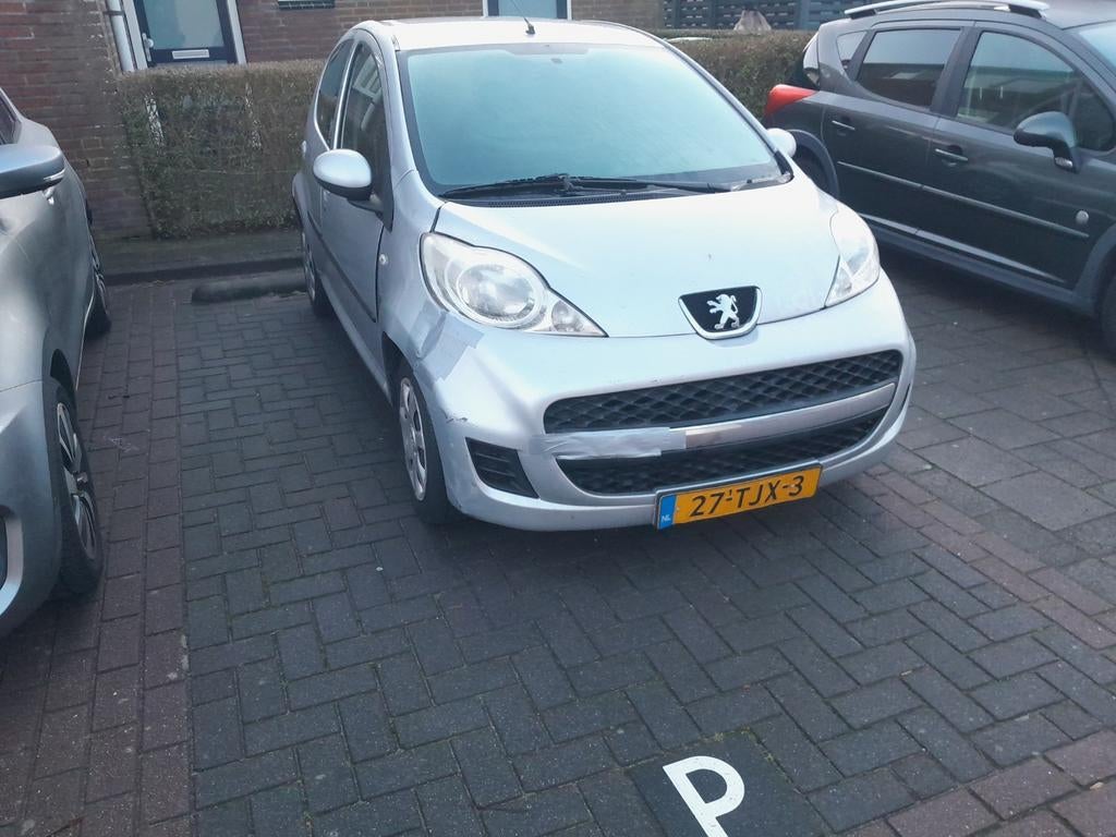 Voorbumper en spatbord rechts voor peugeot 107, Ophalen of Verzenden, Voor, Peugeot, Spatbord