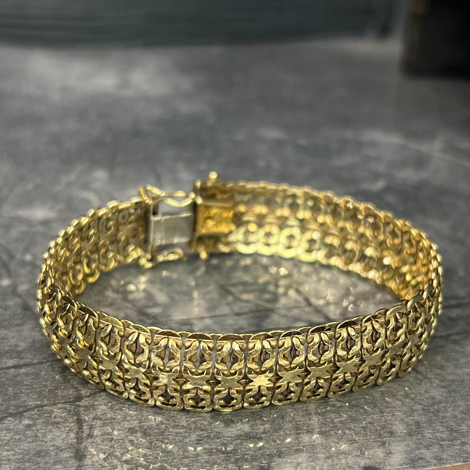 14k gouden armband prachtig schakel dik model, Ophalen of Verzenden, Zo goed als nieuw, Goud