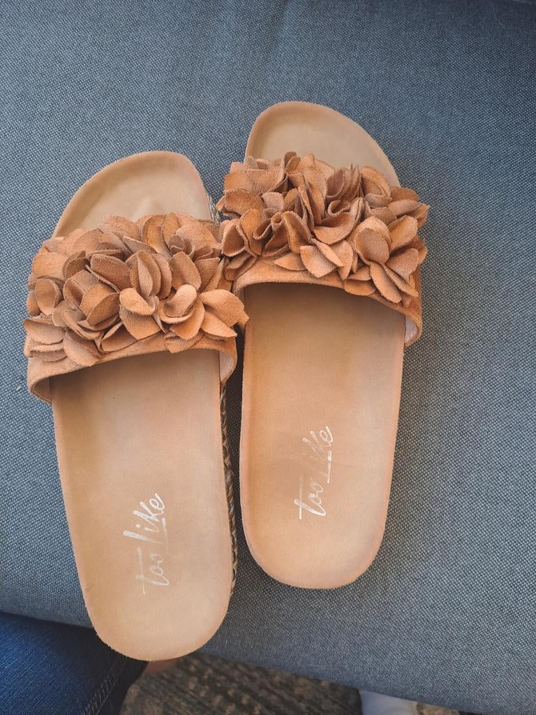 Zomerse slippers, Kleding | Dames, Schoenen, Ophalen of Verzenden, Zo goed als nieuw