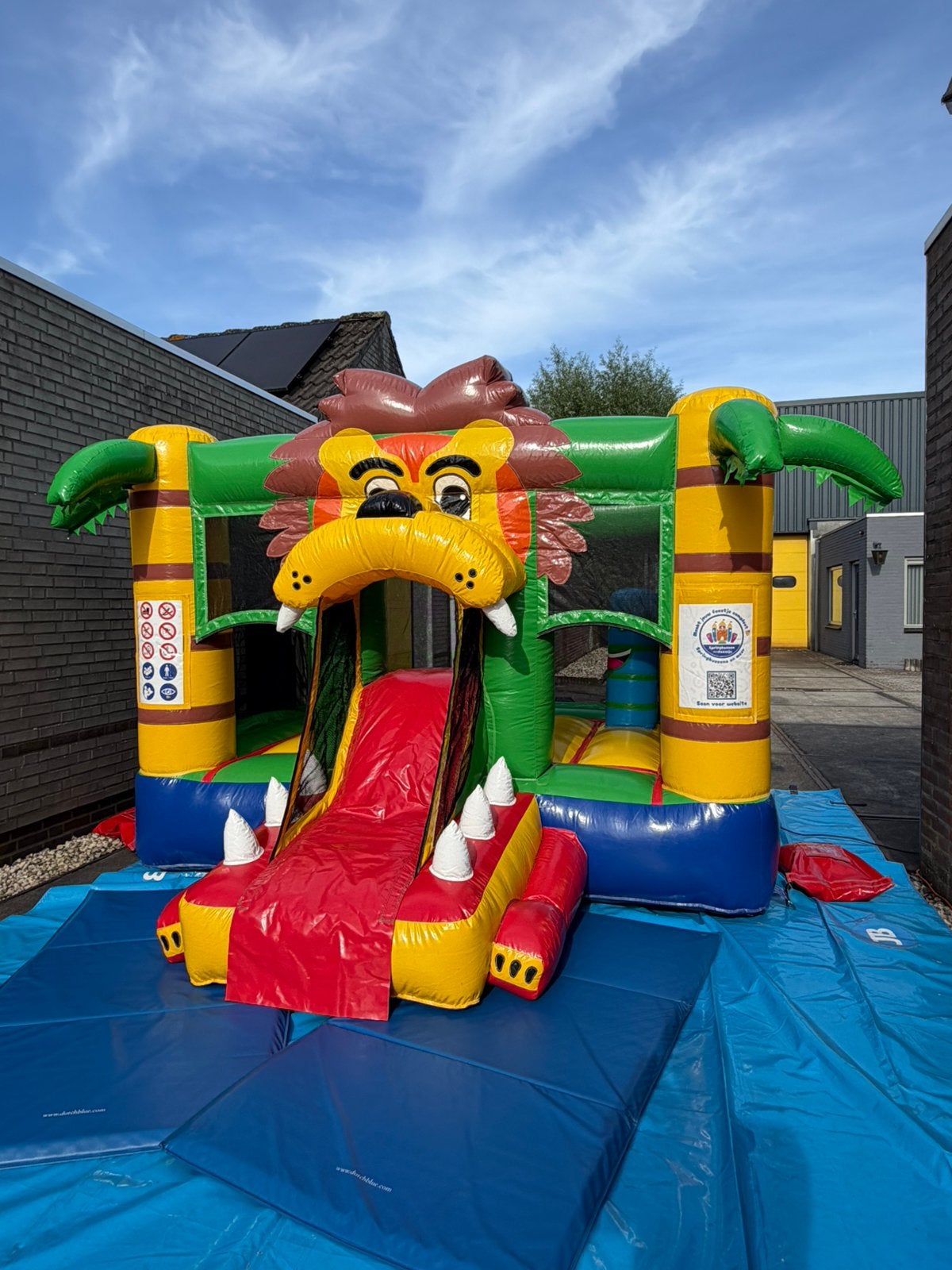 Klein springkussen huren / Past overal, Ophalen, Zo goed als nieuw, Verjaardag
