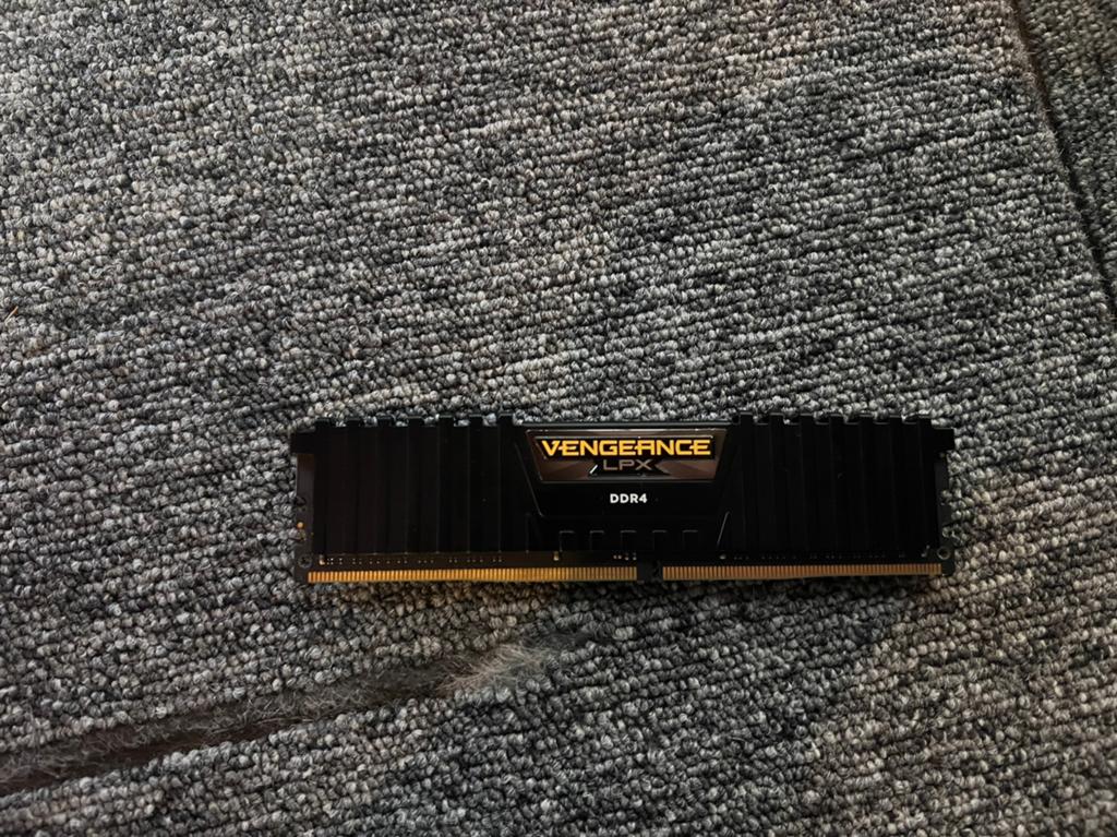 Corsair Vengeance (1x16GB) RAM DDR4 3200MHz, Computers en Software, RAM geheugen, Zo goed als nieuw, Desktop, 16 GB, DDR4, Ophalen of Verzenden