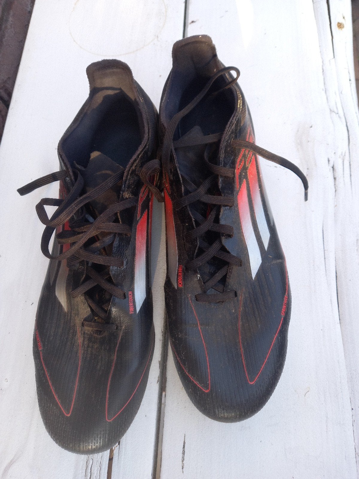 Adidas voetbalschoenen - Zwart/Rood - maat 45 1/3, Ophalen of Verzenden, Gebruikt, Schoenen