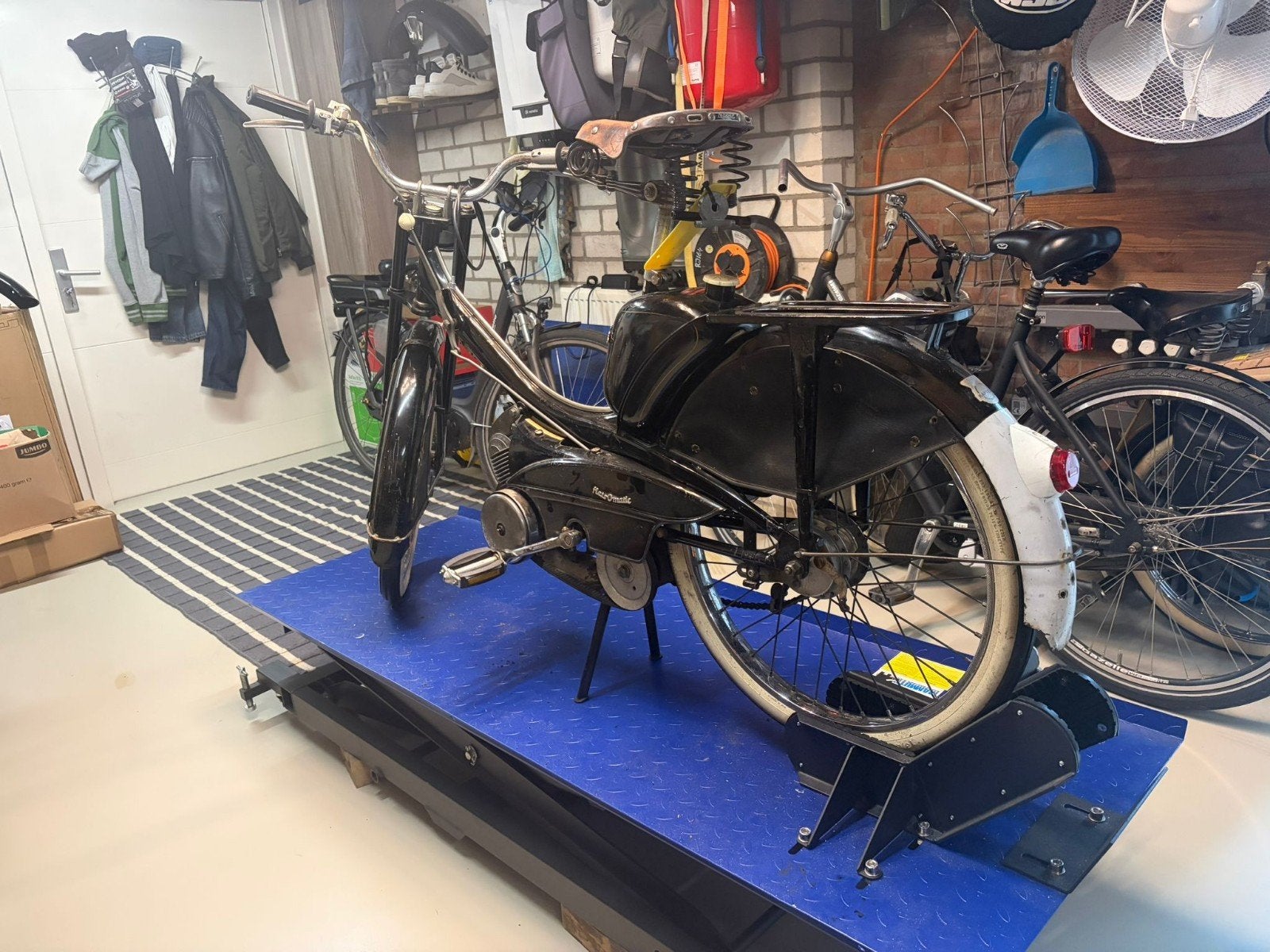Vintage Puch bromfiets - Zwart, goed onderhouden, Fietsen en Brommers, Brommers | Oldtimers, Ophalen of Verzenden, Maximaal 45 km/u