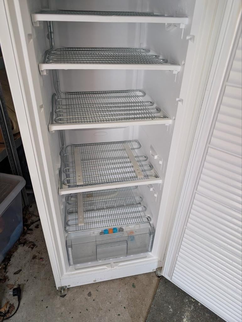 Bauknecht vrieskast, Witgoed en Apparatuur, Vriezers en Diepvrieskisten, Ophalen of Verzenden, Gebruikt, Minder dan 60 cm