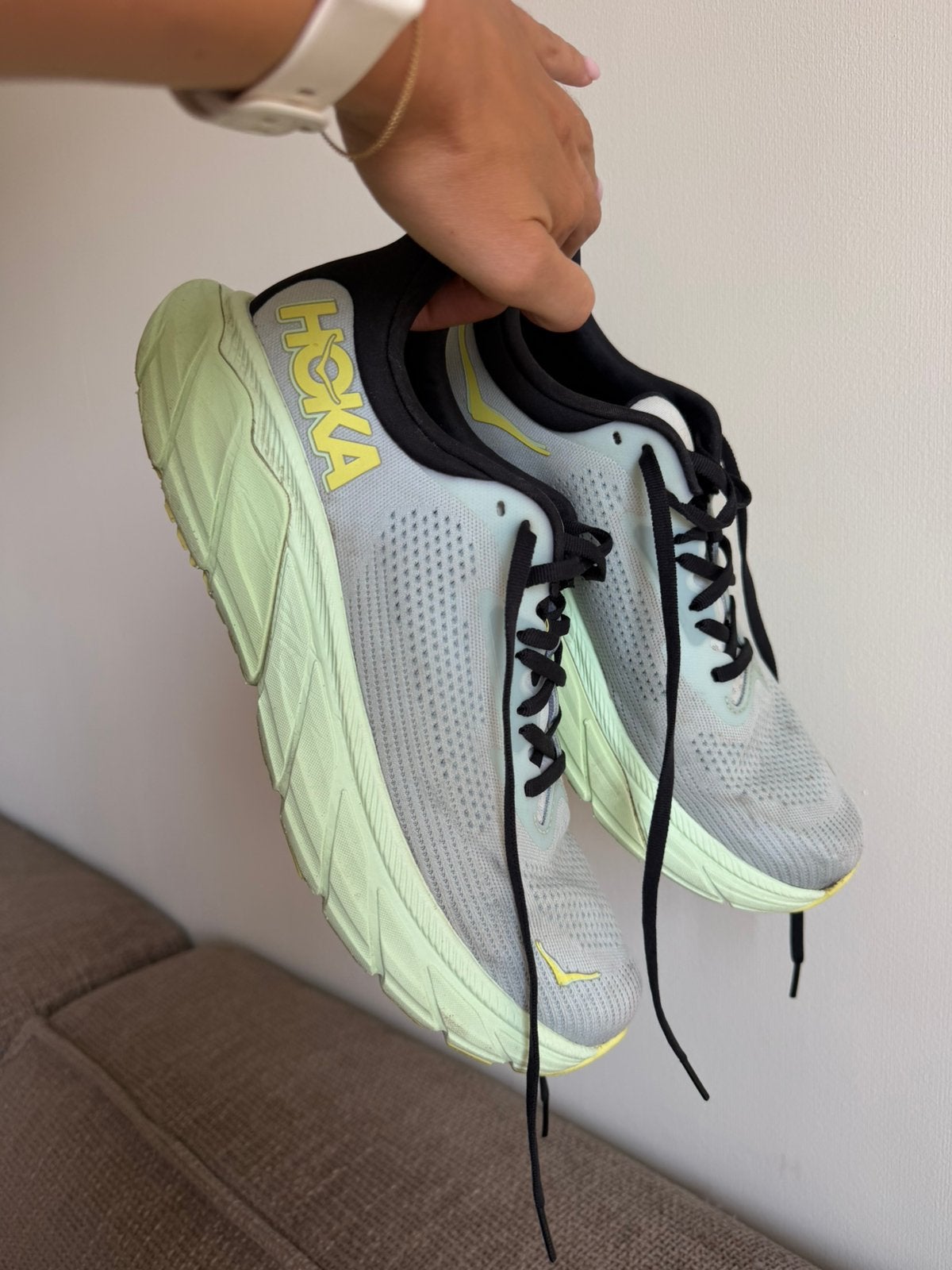 Hoka hardloopschoenen Arahi 7, Ophalen of Verzenden, Zo goed als nieuw, Hardloopschoenen, Overige merken