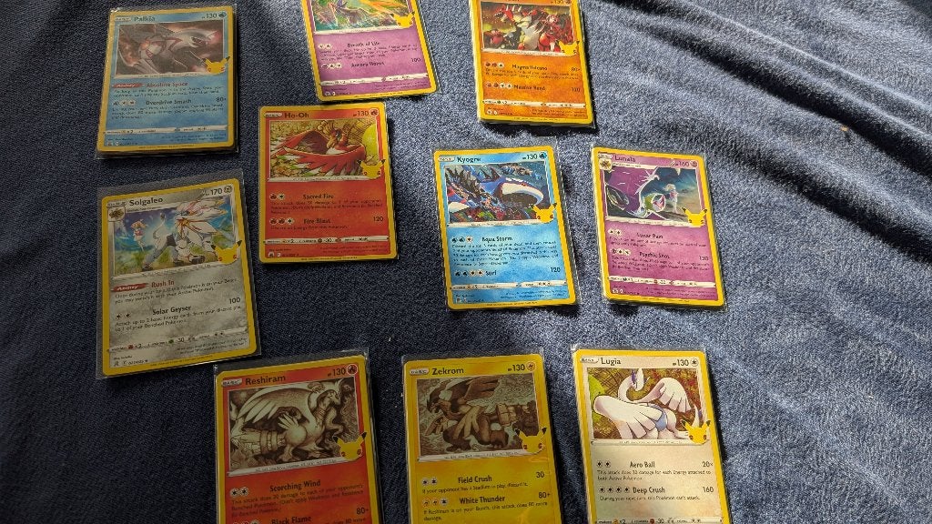 Pokemon legendary holos 10 cards = 6 euro (celebration), Ophalen of Verzenden, Foil