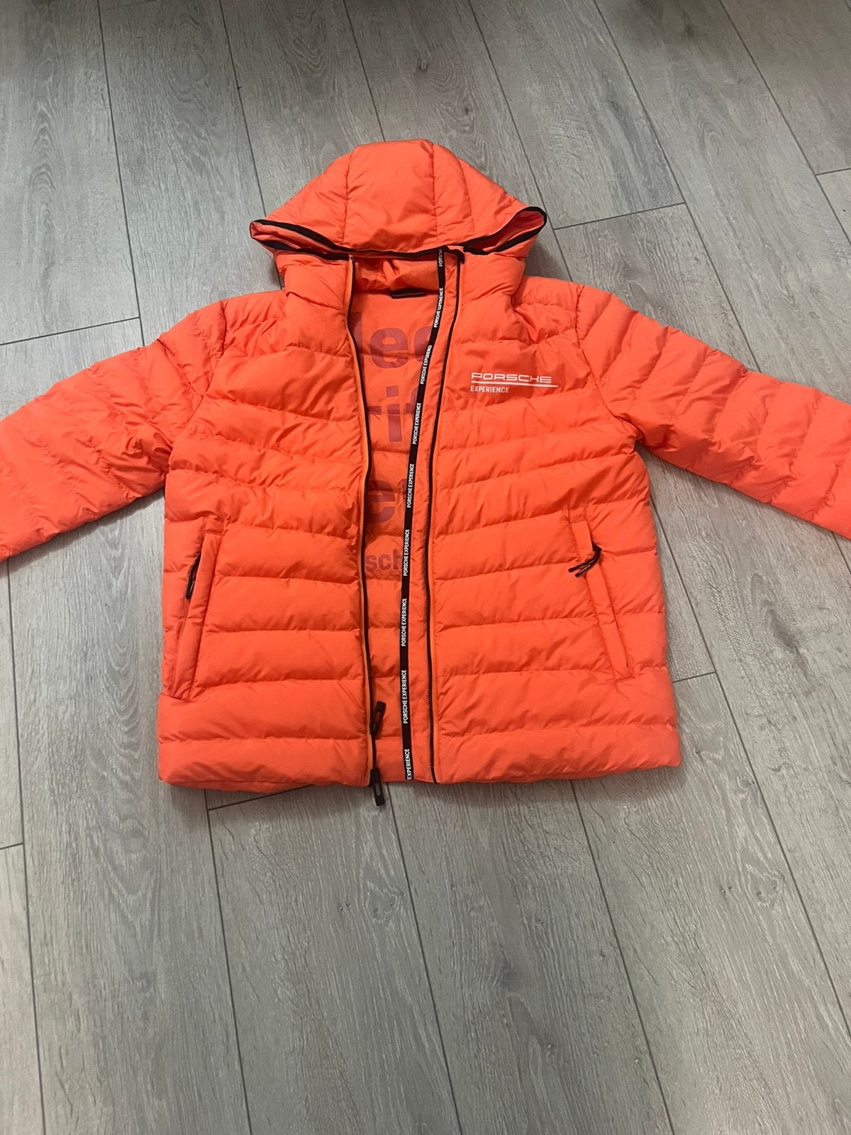 Orijinal Porsche jasje maat M, Kleding | Heren, Ophalen of Verzenden, Nieuw, Maat 48/50 (M), Oranje