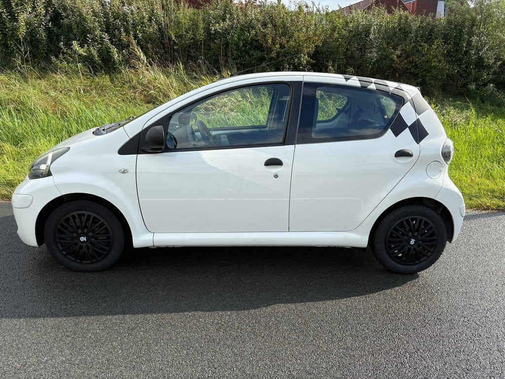Toyota Aygo Toyota Aygo 1.0-12V Now | 2011 | 174.000KM NAP |, Auto's, Toyota, Euro 5, Stof, Gebruikt, Zwart