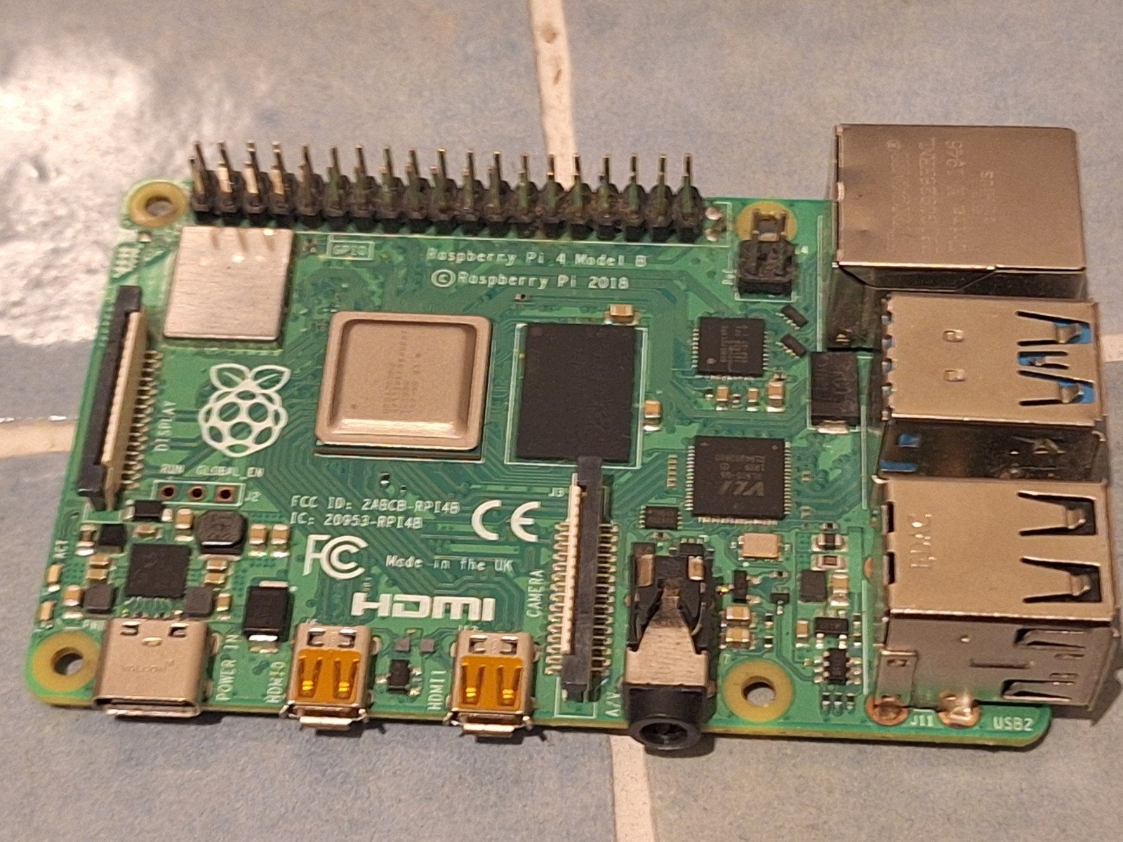 Raspberry Pi 4 Model B  met koeler, Ophalen, Zo goed als nieuw