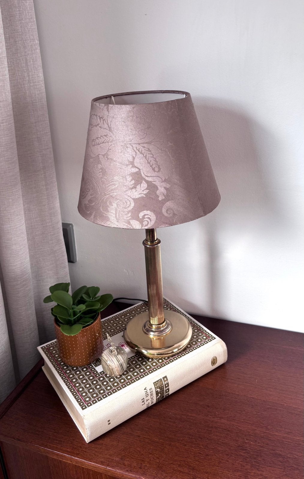 Vintage Hollywood Regency Tafellamp Messing, Vintage, 45 cm, Zo goed als nieuw, Met kap