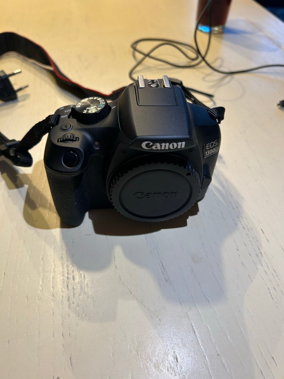 Canon EOS 1300D camera met lens, tas en oplader, Ophalen, Spiegelreflex, Canon, Beeldstabilisatie