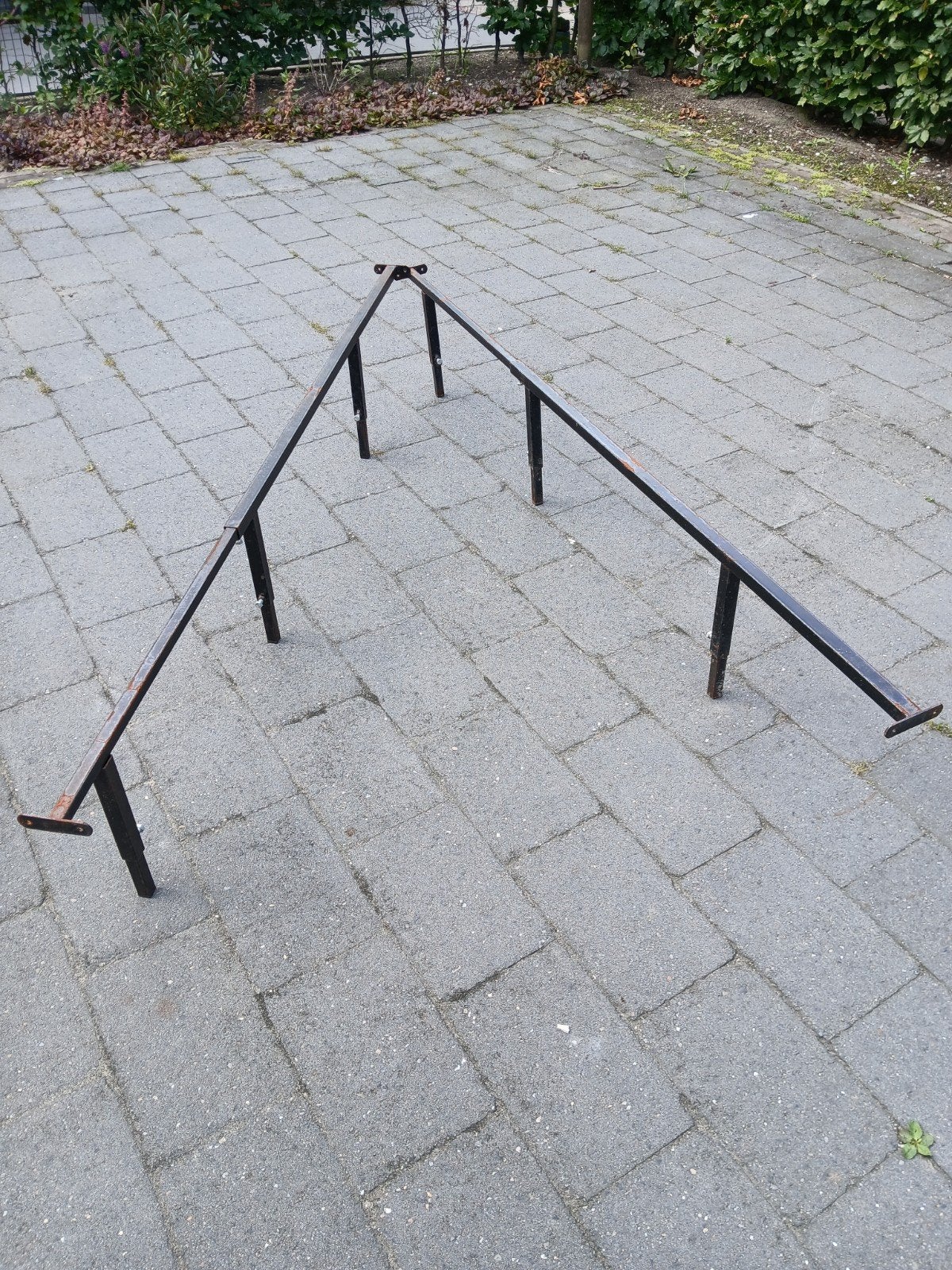 Bed frame onderstel in hoogte en lengte verstelbaar, Ophalen