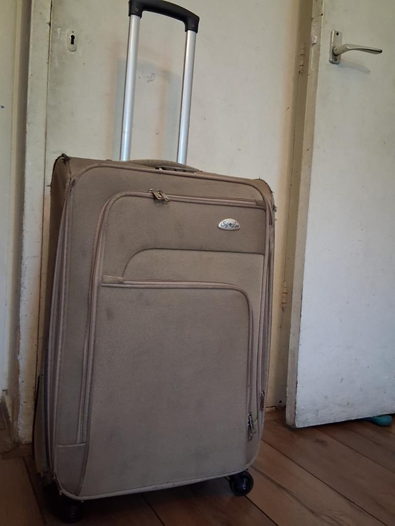 Te koop, Safi line reiskoffer/Baggege, Ophalen, Zacht kunststof