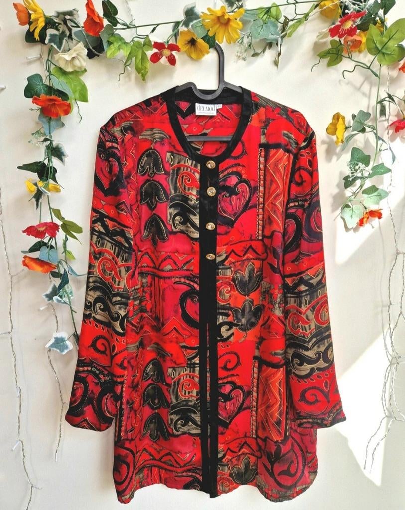 Super gave vintage gothic/retro rode blouse met print, Ophalen of Verzenden, Zo goed als nieuw, Maat 46/48 (XL) of groter, Rood