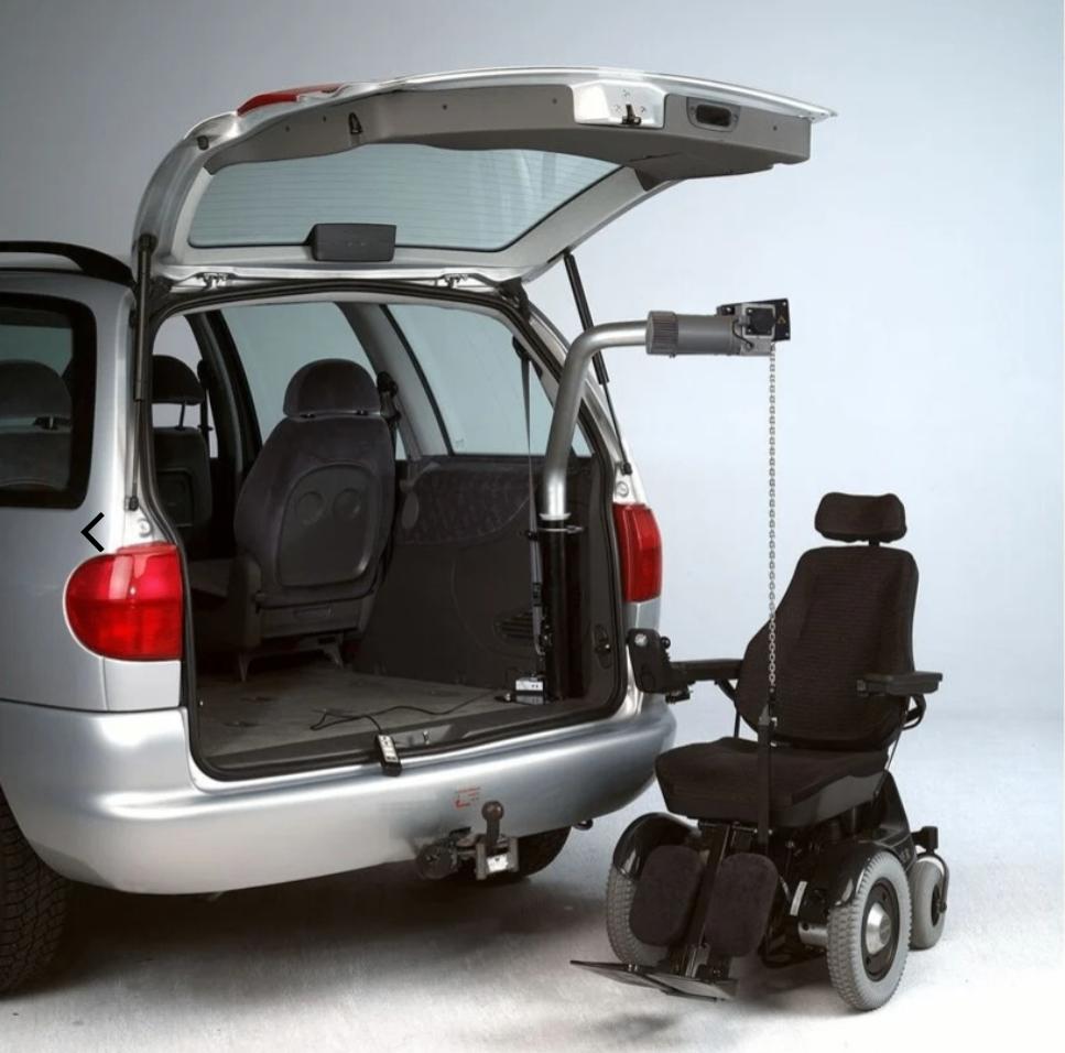 auto laad kraan 12v 150 kg scoot mobiel rolstoel of goederen, Ophalen, Zo goed als nieuw
