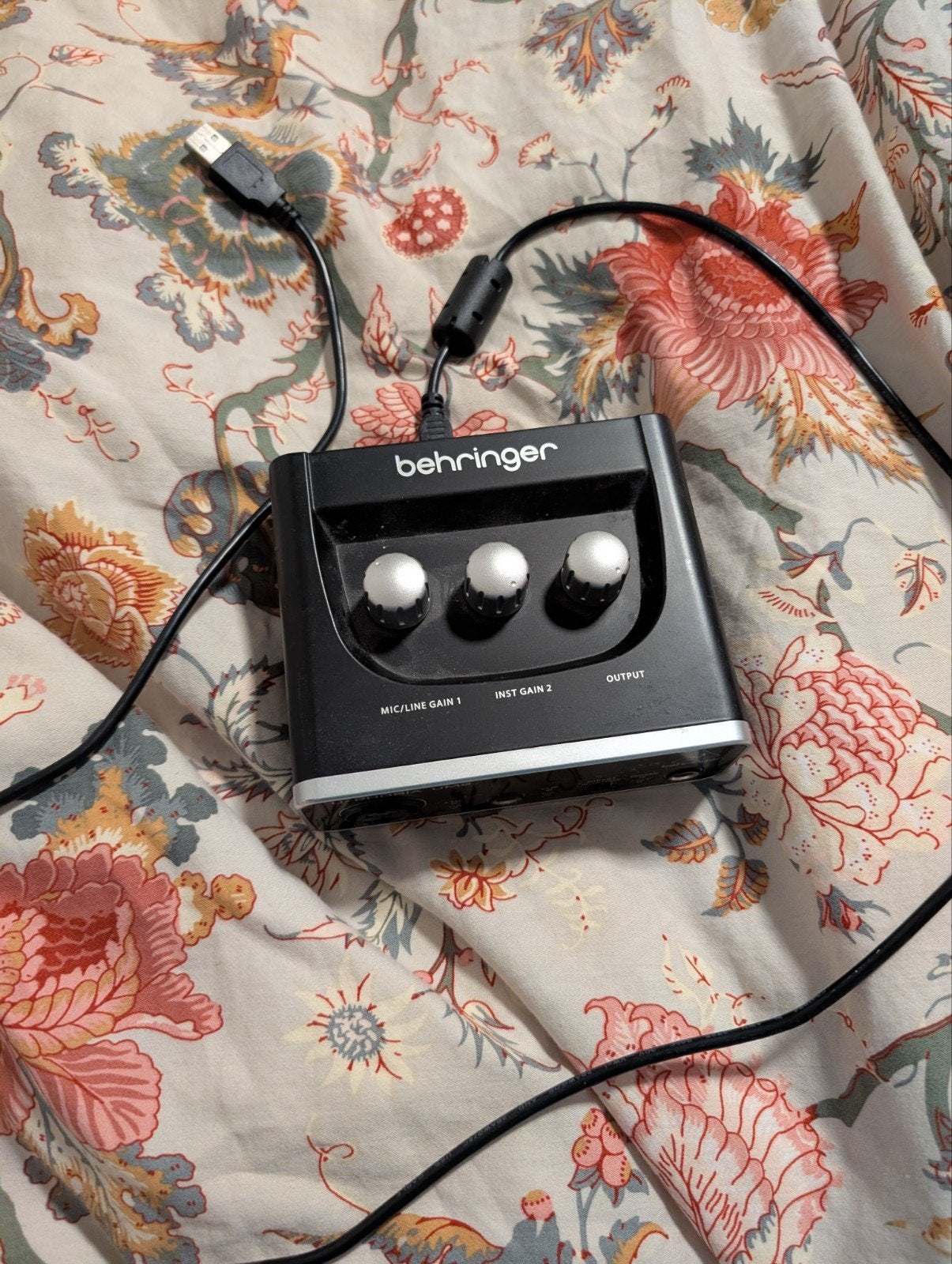 Behringer U-Phoria UM2 Audio Interface met kabel, Ophalen, Zo goed als nieuw, Minder dan 5 kanalen, Microfooningang