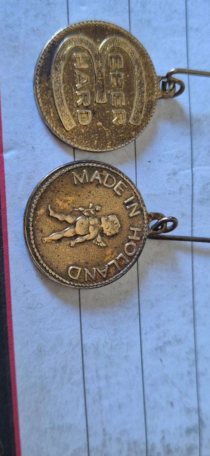 Speldje Eber Hard Made in Holland, Verzamelen, Speldjes, Pins en Buttons, Ophalen of Verzenden, Zo goed als nieuw