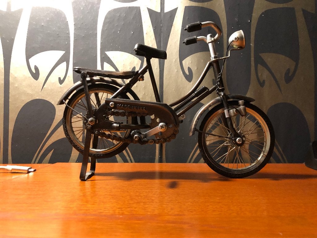 Miniatuur fiets met alle details van metaal en kunststof., Ophalen of Verzenden, Zo goed als nieuw
