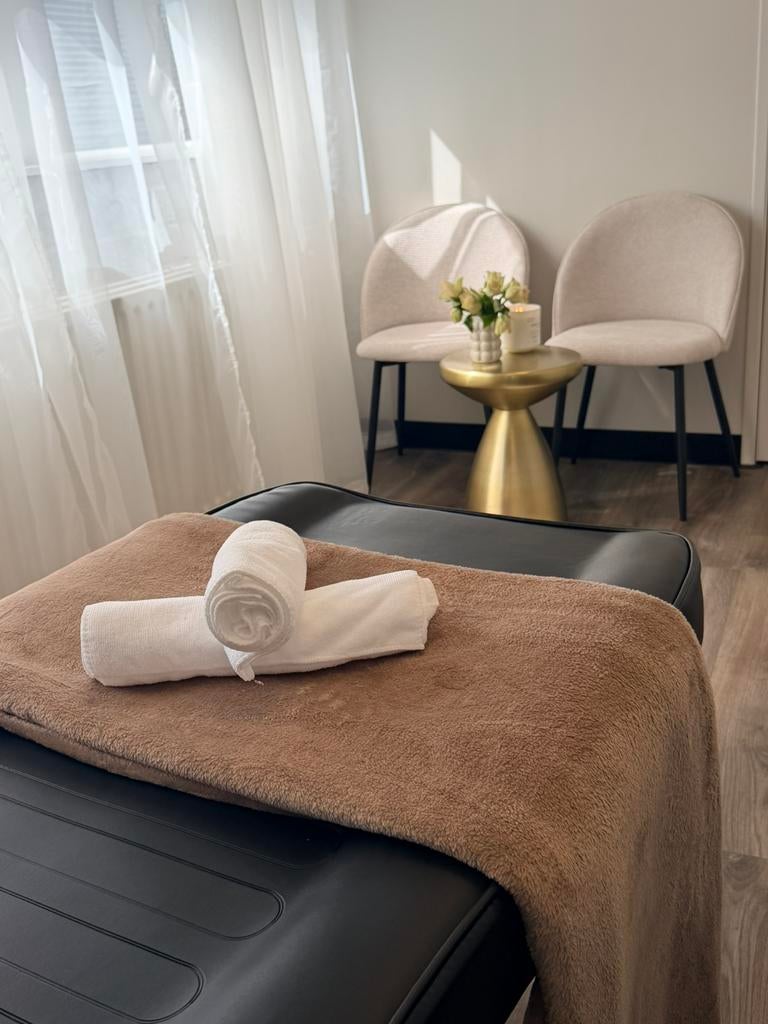 Luxe salonruimte/stoel te huur! Wimperstylist of PMU artist, Rotterdam