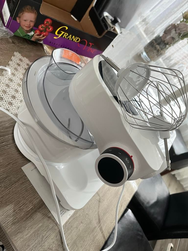 Bosch deegmachine met 2 opzetstukken, Witgoed en Apparatuur, Keukenmixers, 3 tot 4 liter, Ophalen, Zo goed als nieuw, 3 snelheden of meer