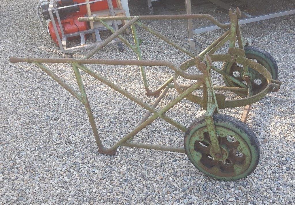 Oude vatenwagen / steekwagen voor vaten, Ophalen