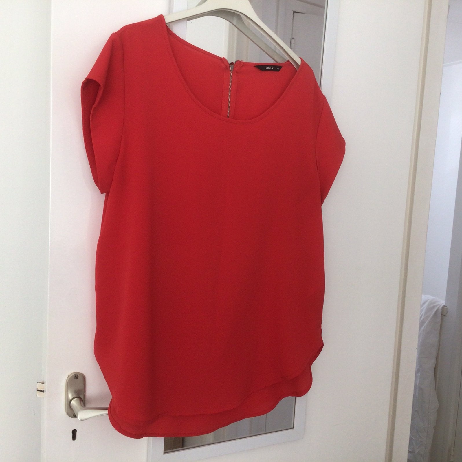 Rood bloesje van Only maat 42, Kleding | Dames, Ophalen of Verzenden, Zo goed als nieuw, Maat 42/44 (L), Rood