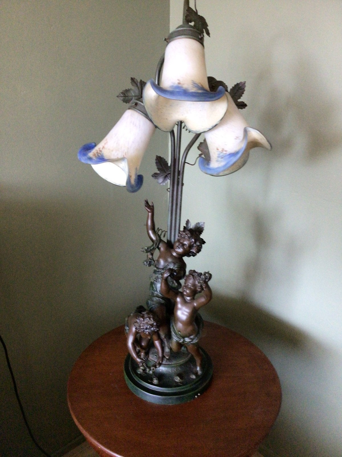Art Nouveau Tafellamp met Cherubijnen en Bloemkappen, Ophalen