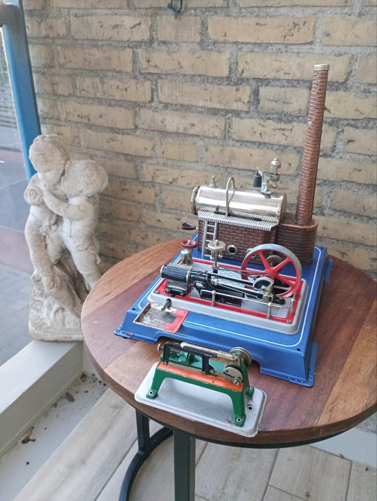 Wilesco Stoommachine D16 met zaagmachine en aandrijfriem., Ophalen of Verzenden, Zo goed als nieuw, Groter dan 1:32