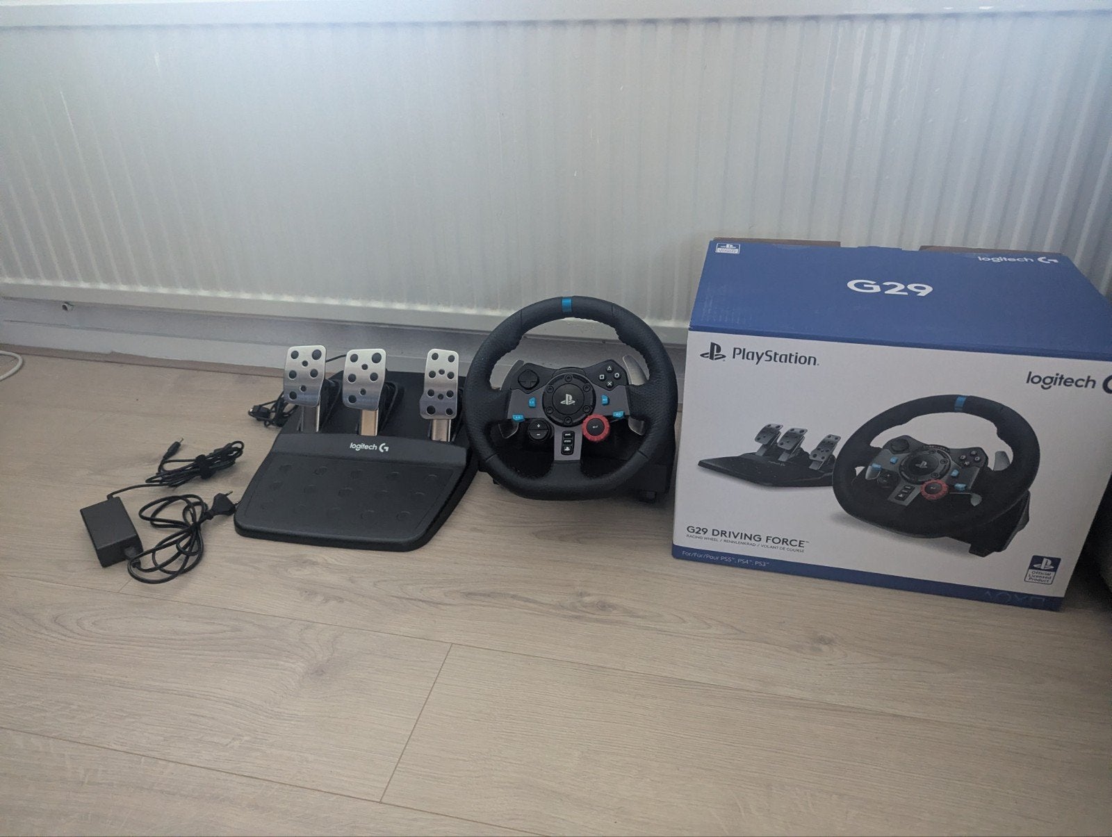 Logitech G29 incl. pedalen, doos en wheelstand!, Ophalen, Gebruikt, Stuur of Pedalen, PlayStation 3