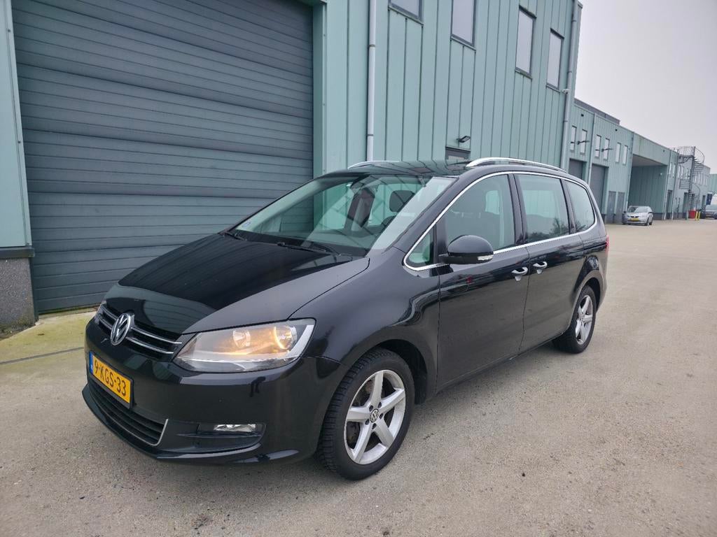 Volkswagen Sharan 1.4 tsi DSG / NAP✅ / Pano / 7pers / Trekh., Auto's, Volkswagen, Stof, 1800 kg, Zwart, 4 cilinders