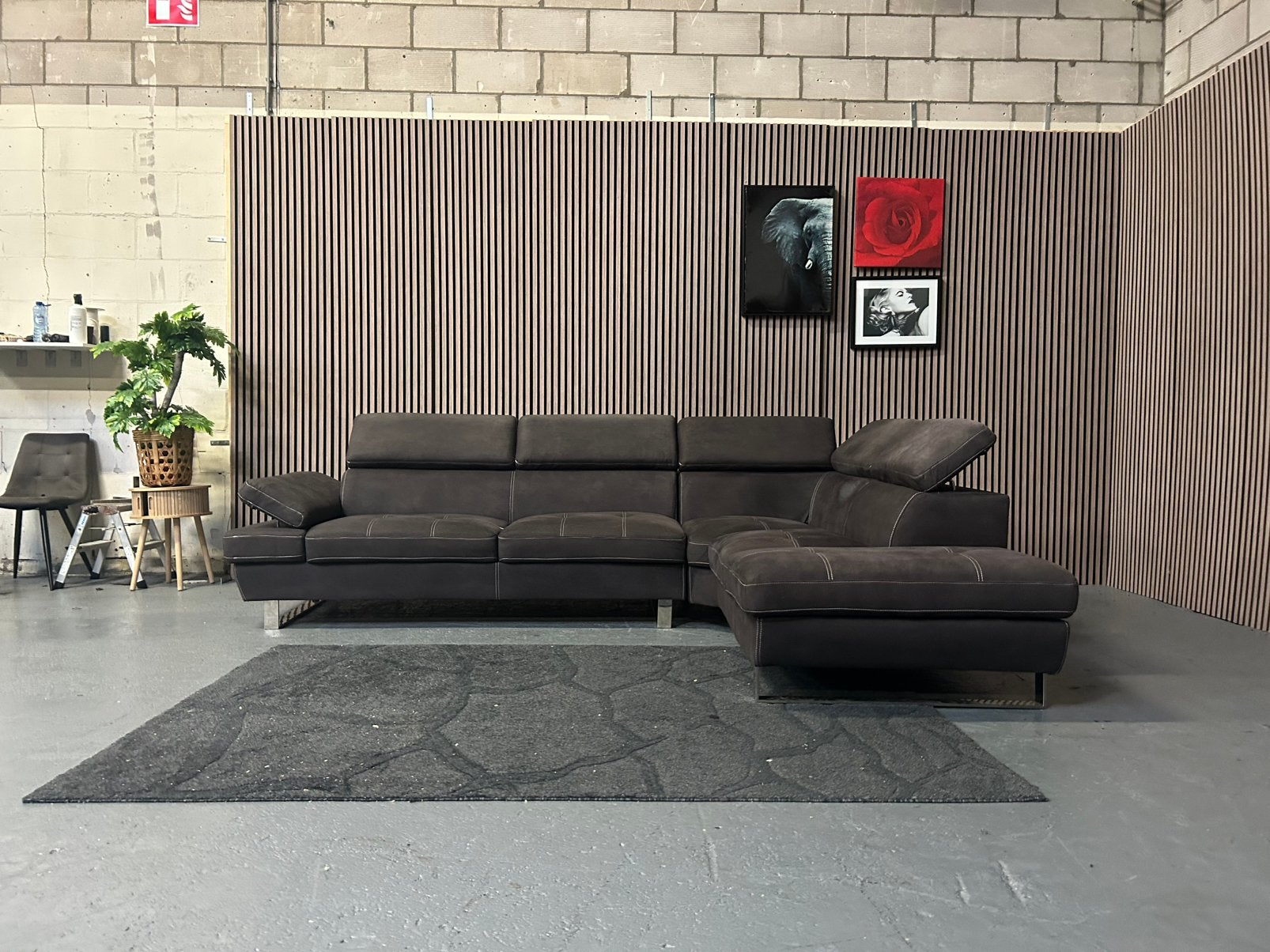 GRATIS LEVERING HOEKBANK BRUIN 300X220 GEREINIGD