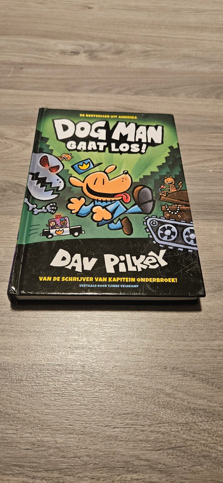 Dog Man Gaat Los! - Dav Pilkey (Zo goed als nieuw), Boeken, Ophalen of Verzenden, Zo goed als nieuw, Fictie algemeen