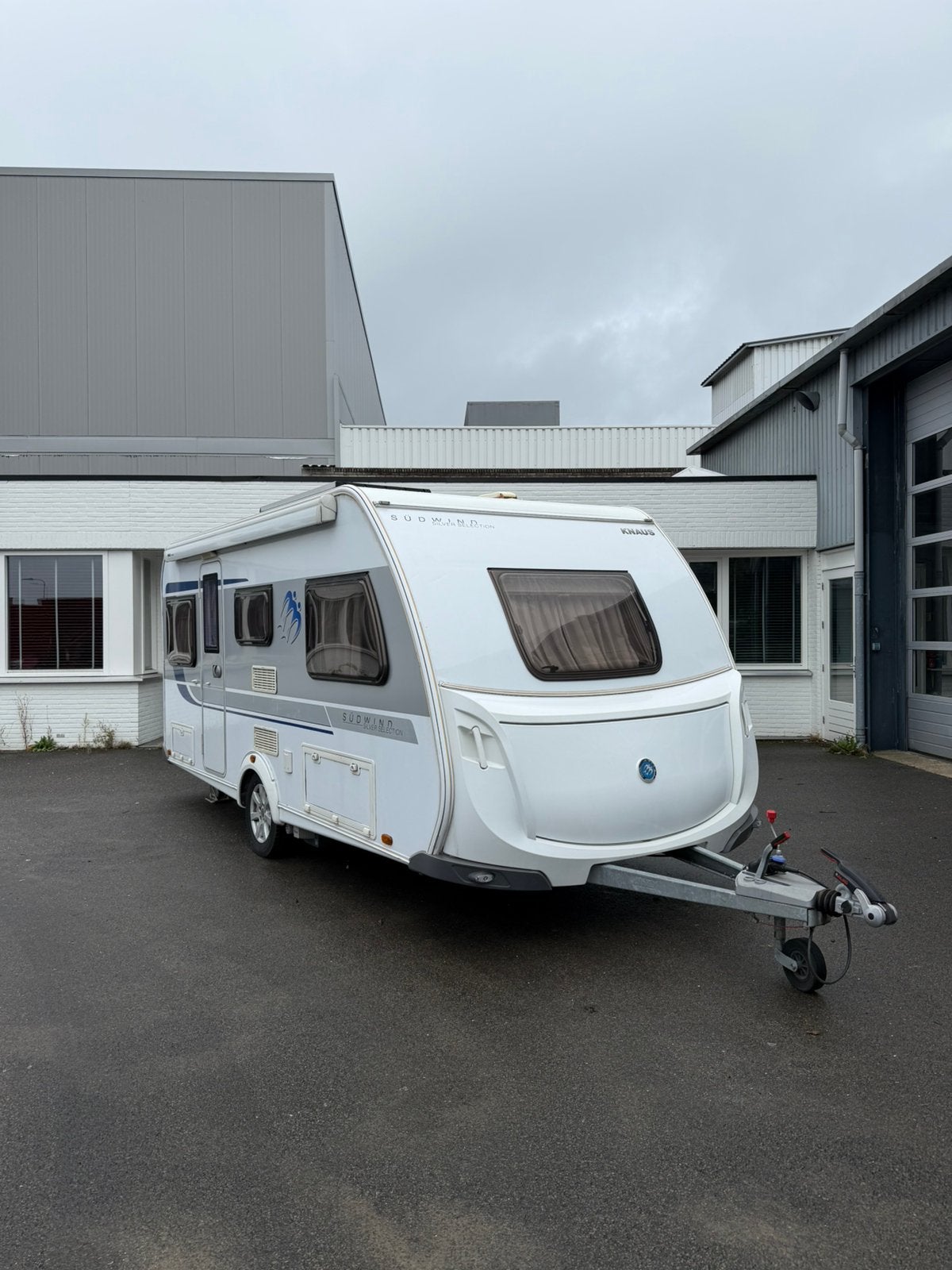 Knaus Südwind 460 Silver, Airco, Mover, Voortent, Luifel, Schokbreker, Bedrijf, Treinzit, 6 tot 7 meter