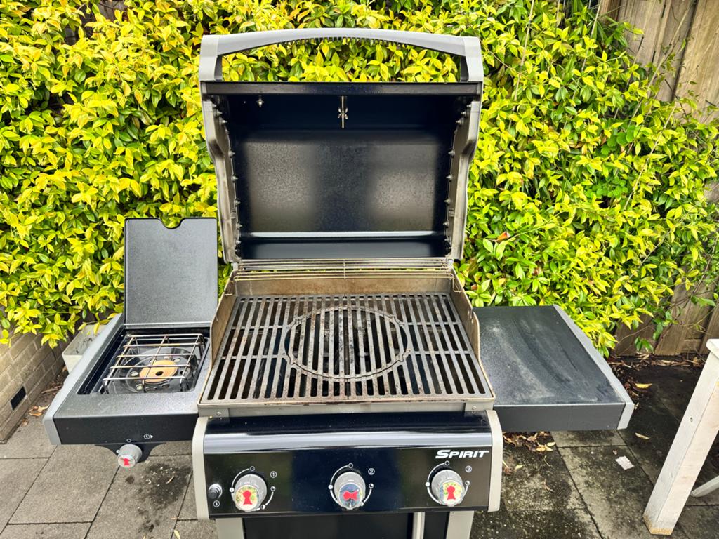 Weber Spirit E-320 Gasbarbecue met zijbrander - Geen roest, Tuin en Terras, Gasbarbecues, Ophalen, Zo goed als nieuw