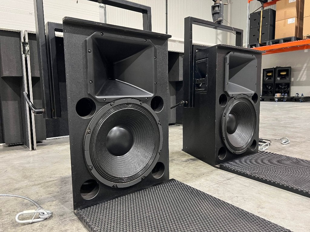 2x Meyer Sound UPQ-1P 15"/4" + flyware + case, Audio, Tv en Foto, Gebruikt, Speakerset, Ophalen of Verzenden, 150 watt of meer
