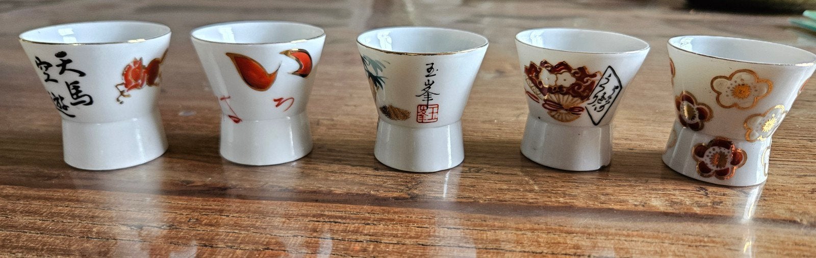 5 Japanse Sake kopjes, met magic eye Geisha afbeeldingen, Antiek en Kunst, Ophalen of Verzenden
