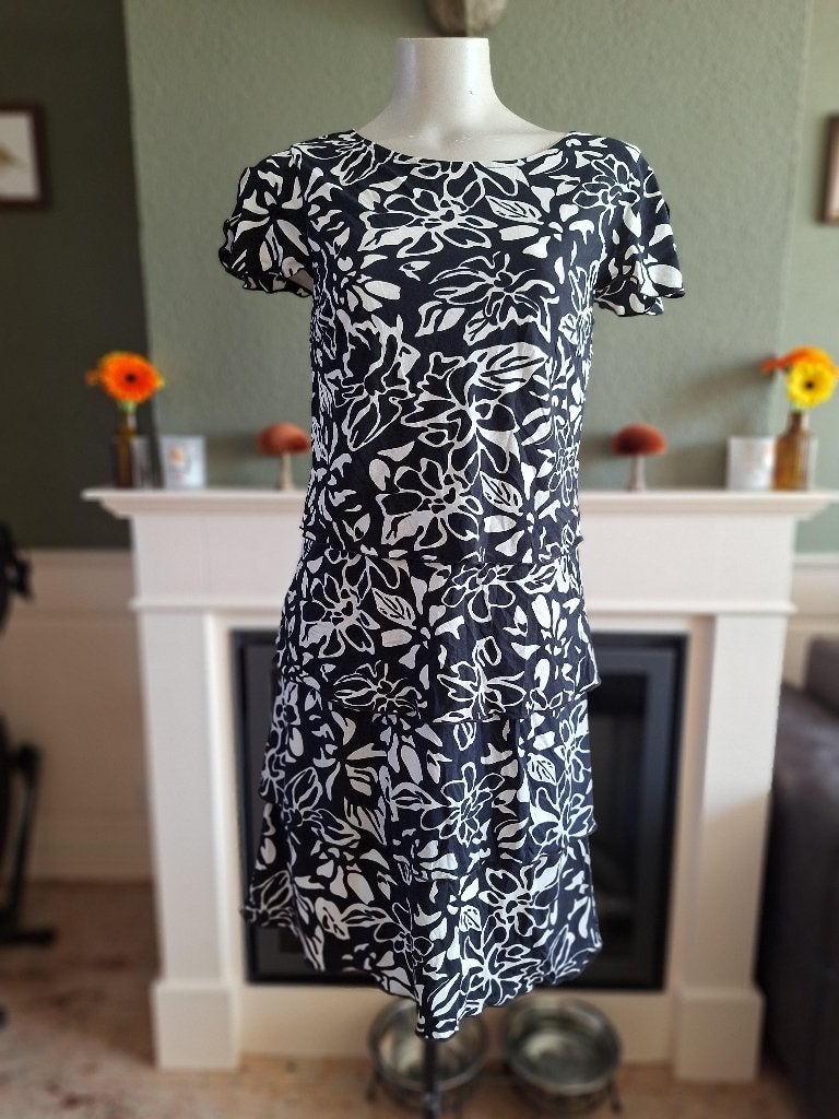 Betty Barclay diep donker blauw witte laagjes jurk 36 S, Maat 38/40 (M), Betty Barclay, Zo goed als nieuw, Knielengte
