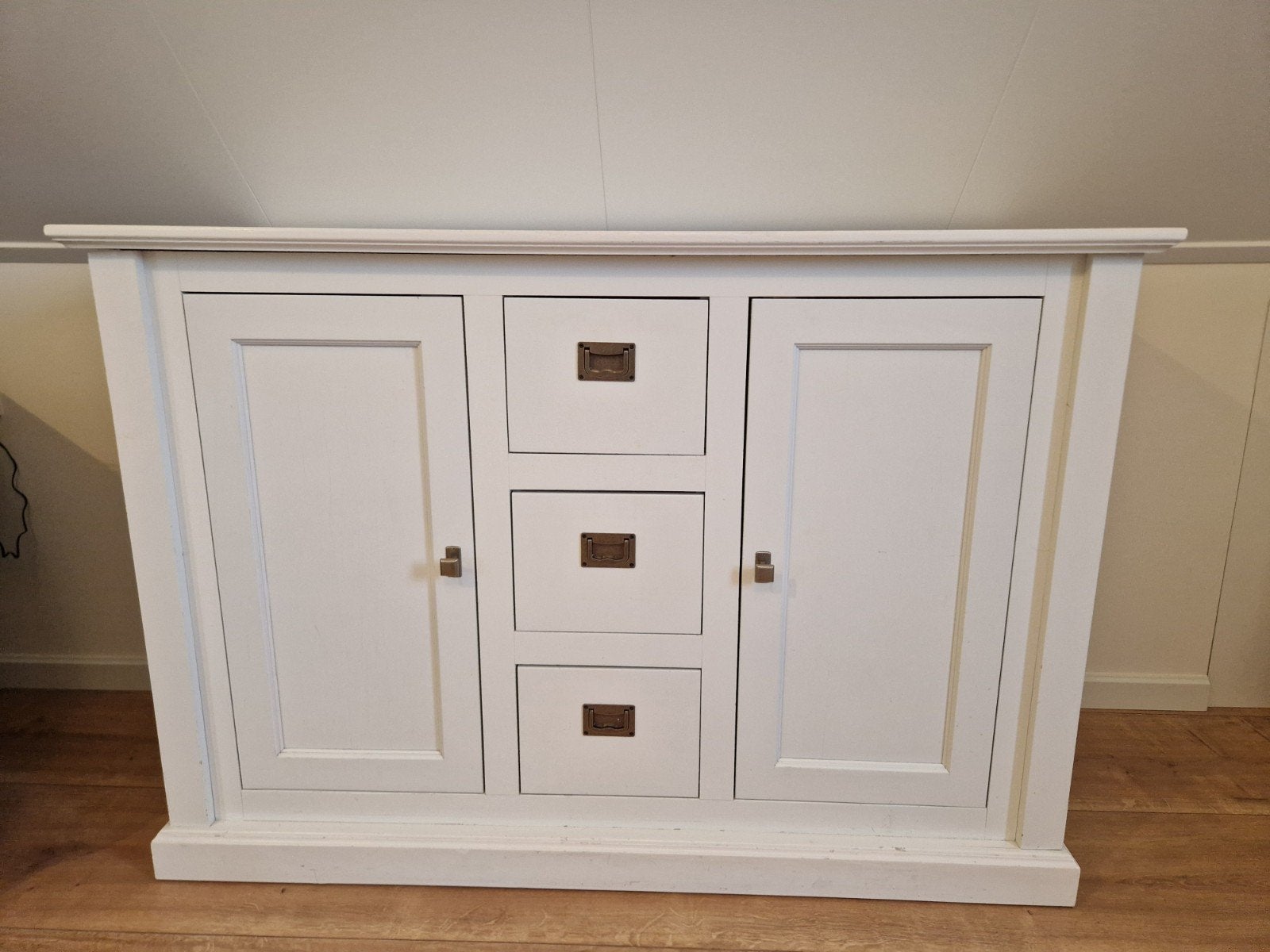 Mooi wit dressoir, Ophalen, Gebruikt, 25 tot 50 cm