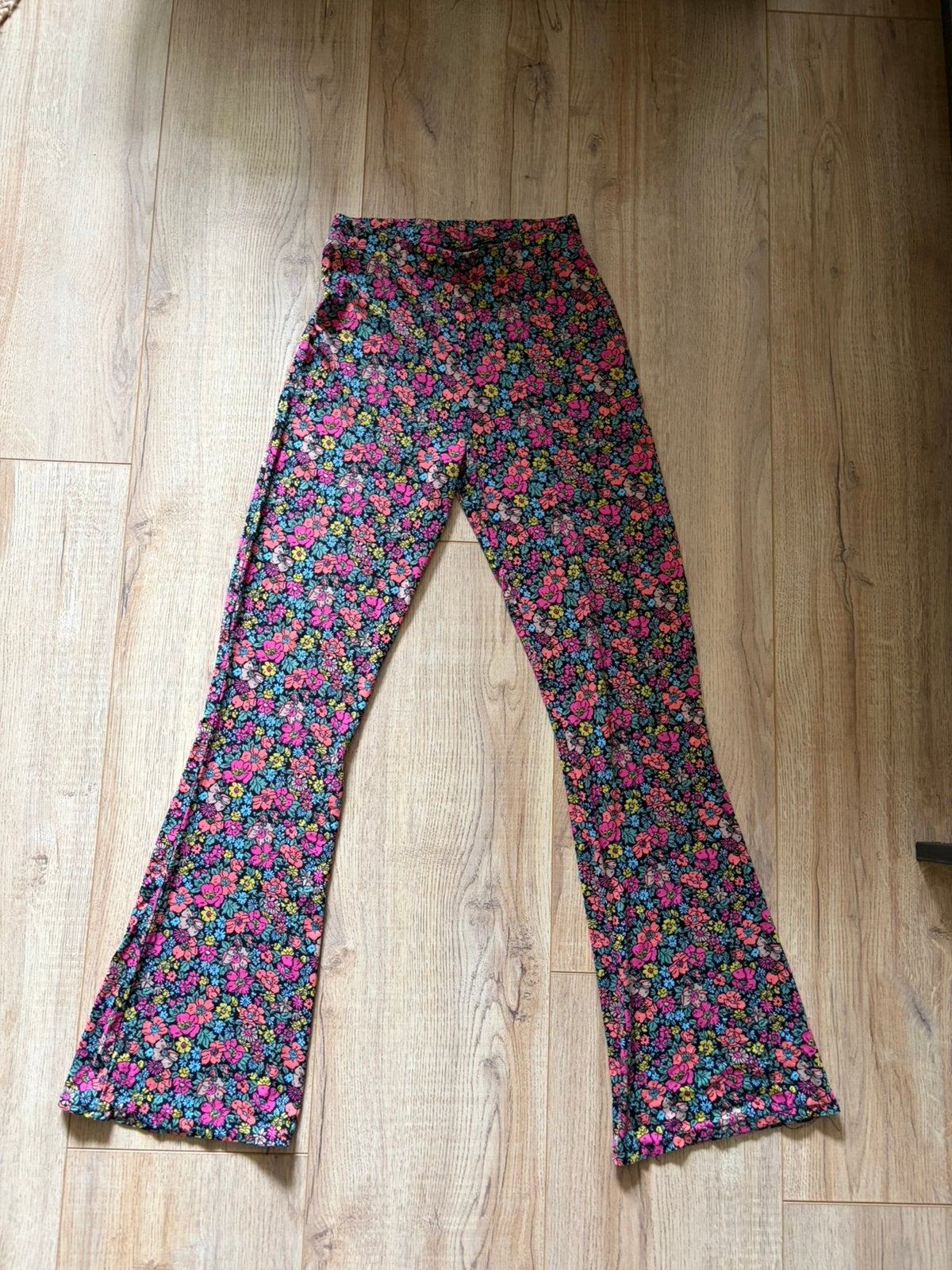 Nieuwe flared broek bloemen ASOS maat M, Kleding | Dames, Maat 38/40 (M), Overige kleuren, Nieuw, Ophalen of Verzenden