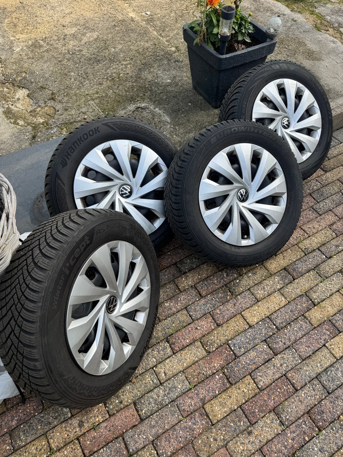 4x vw polo 15 inch velgen + ZGAN winterbanden |185/65R15 88T, Ophalen, Gebruikt, 15 inch, Banden en Velgen