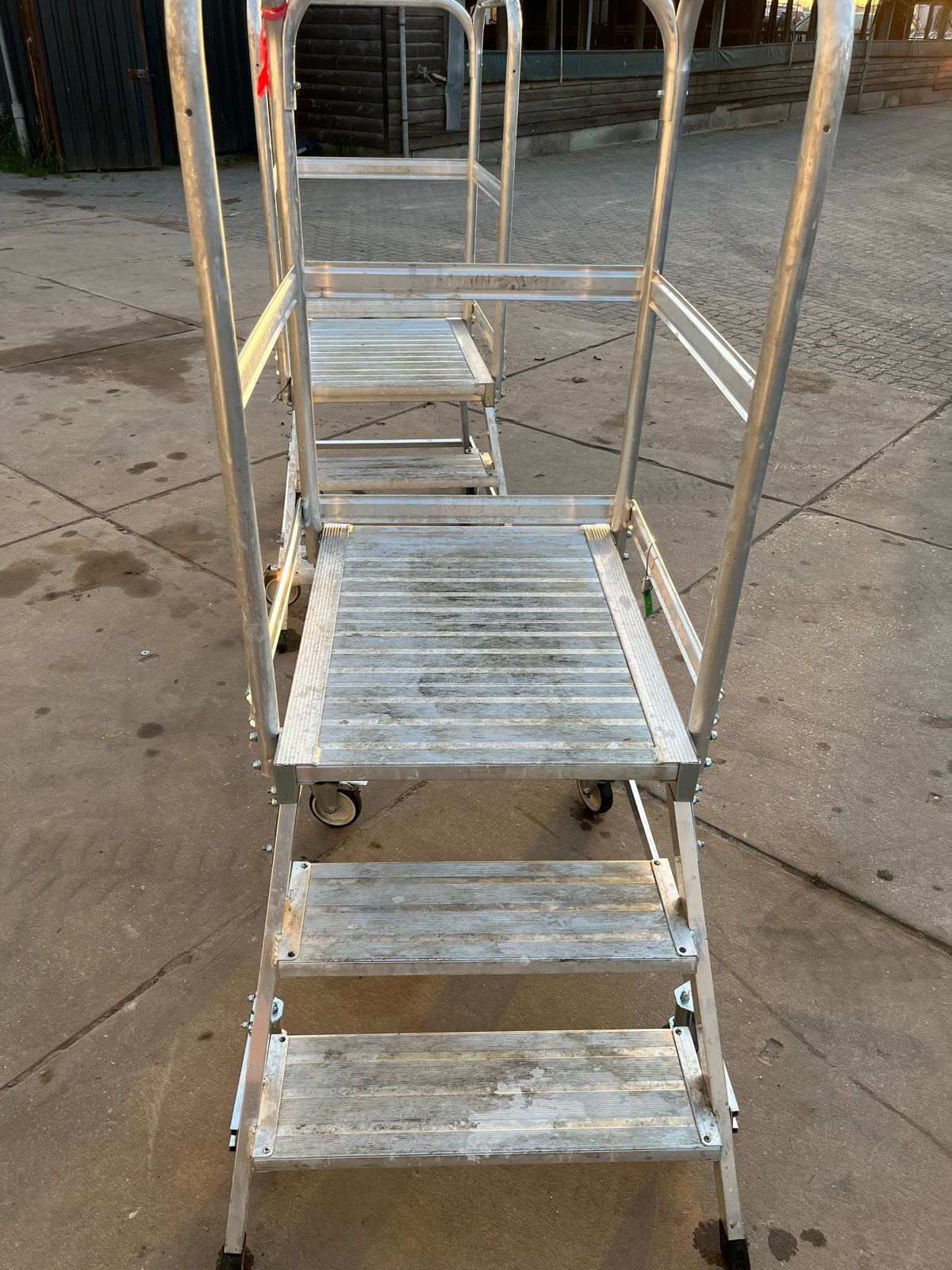 Aluminium Werkplatform met Wielen - Set van 2, Doe-het-zelf en Verbouw, Ladders en Trappen, Ophalen of Verzenden, Gebruikt, Trap