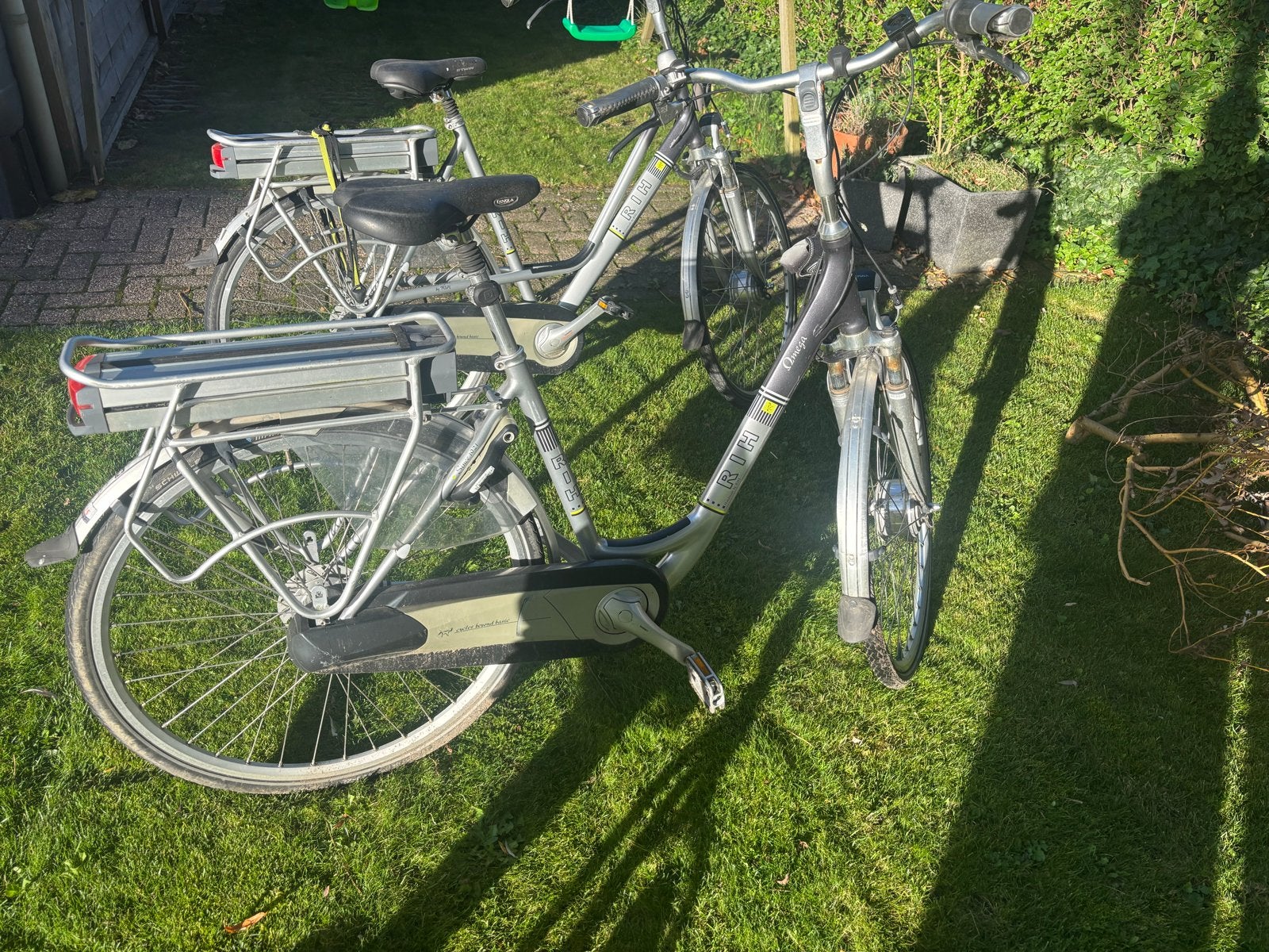 2 RIH Damesfietsen met gebreken (accu's slecht), Ophalen, Gebruikt, Minder dan 30 km per accu, Overige merken