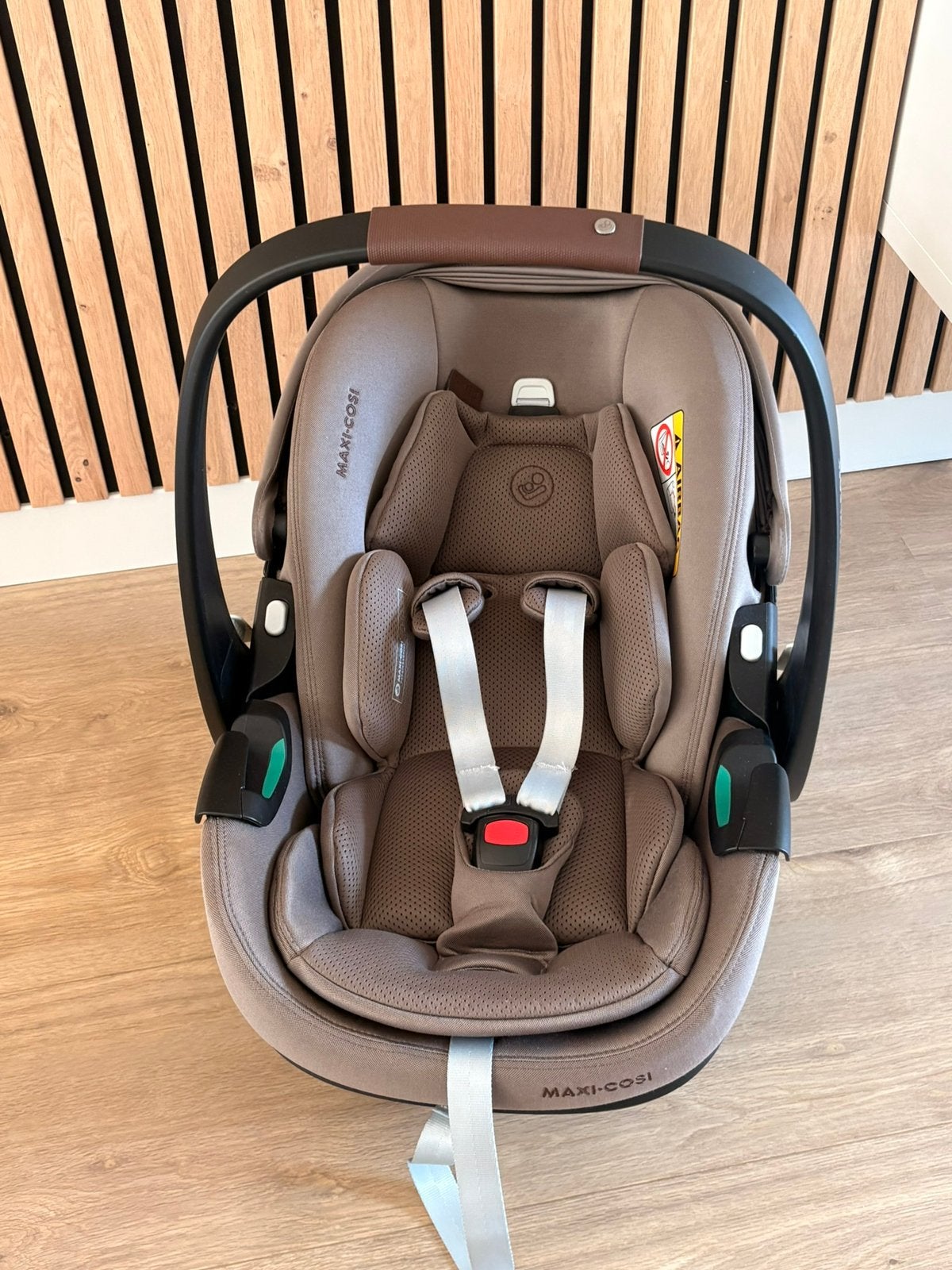 Maxi-Cosi Pebble 360 Pro² i-Size Twillic Truffle, Kinderen en Baby's, Autostoeltjes, Ophalen, Zo goed als nieuw, Isofix, 0 t/m 13 kg