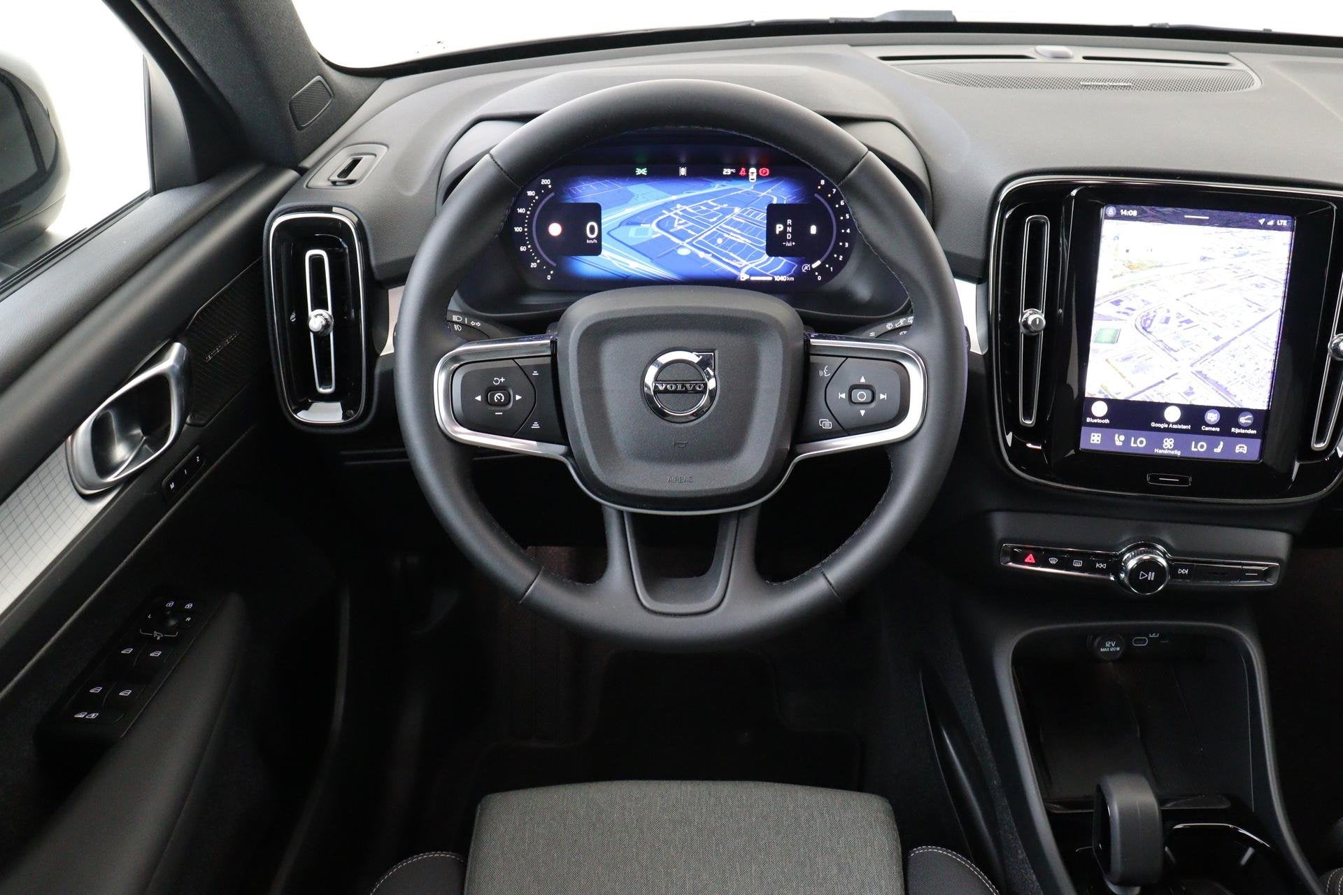 Volvo XC40 B4 (M-HYBRID) PLUS DARK -HARMAN/KARDON|CAMERA|ADA, Auto's, 12 maanden, Gebruikt, Euro 6, 4 cilinders