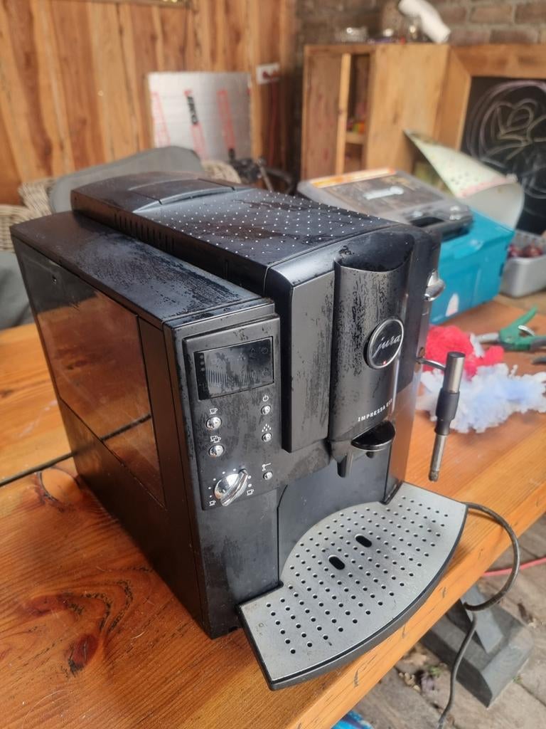 Jura E10 serie koffiemachine - in storing/heeft onderhoudsbe, Ophalen, Niet werkend, Koffiemachine, Koffiebonen