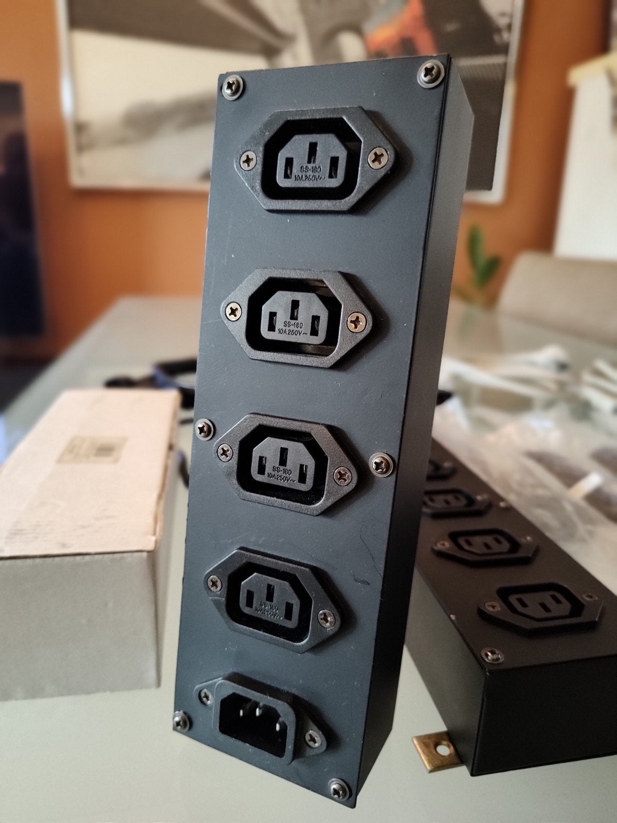 3x Mercury AC C13 stekkerdoos 4x socket 1x plug + C13 kabels, Ophalen of Verzenden, Zo goed als nieuw